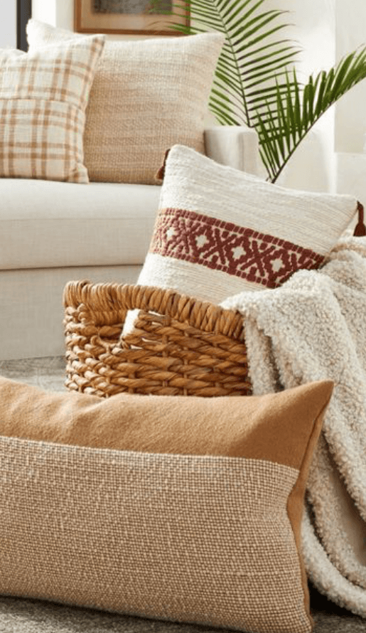 Home Textiles — Throws & Cushions — photo 1